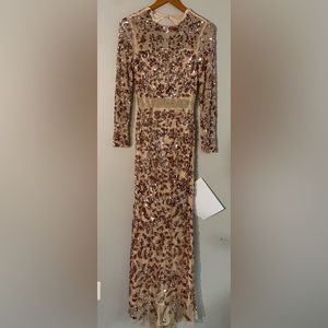 MAC DUGGAL Sequined Gown